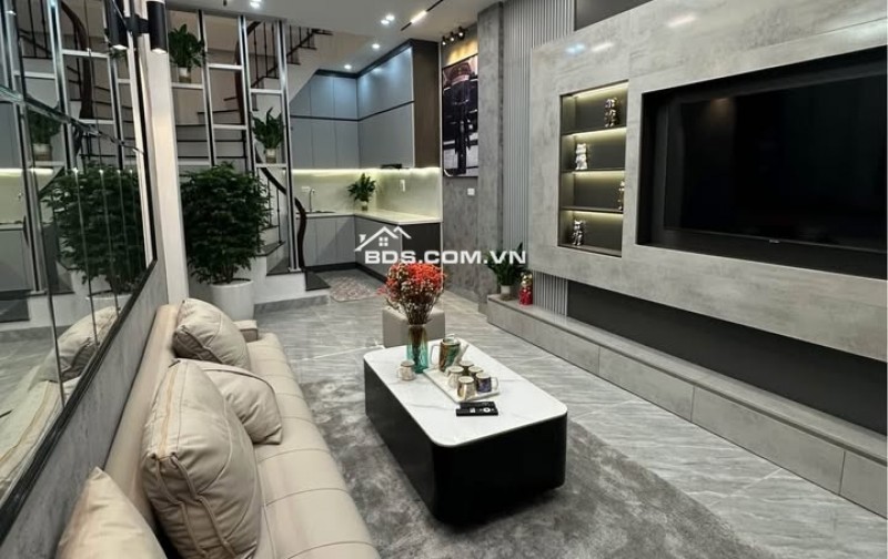 Cần Bán gấp nhà phố Tứ Liên - 100m2 x 3 tầng, mặt tiền 5,1m Lô Góc - 0971829486
